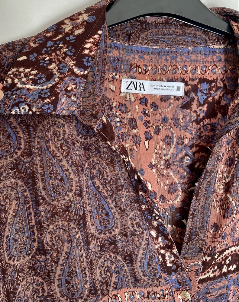 Camisa solta com padrões (Zara, tamanho M)