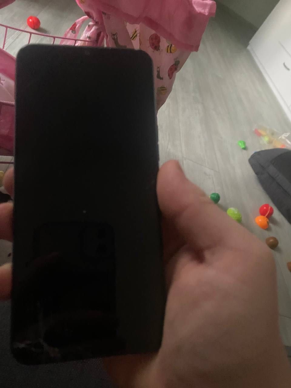 TECNO Spark 8C трішки побитий екран так все працює добре