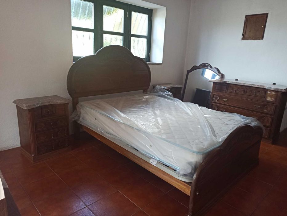 Móveis quarto de casal em madeira