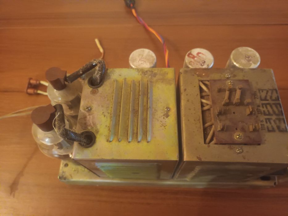 Шассі від лампового підсилювача