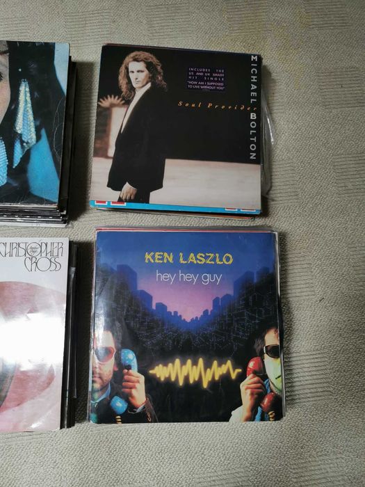 lote  de 150 discos de vinil varios