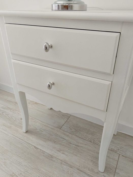 Szafka drewniana biała