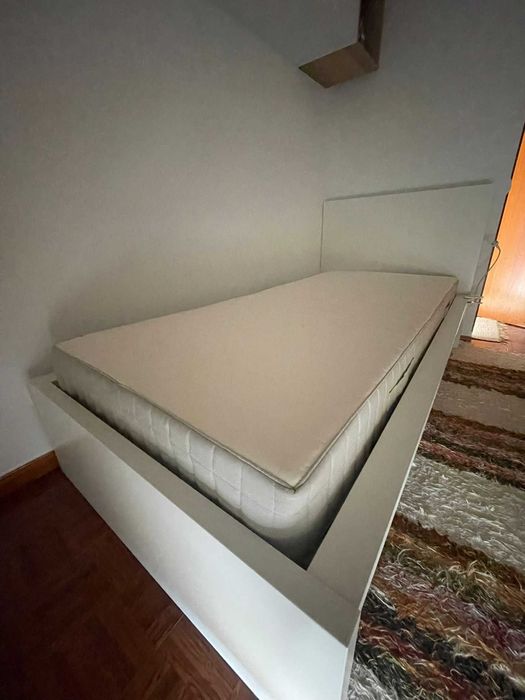 Cama Malm c/ colchão