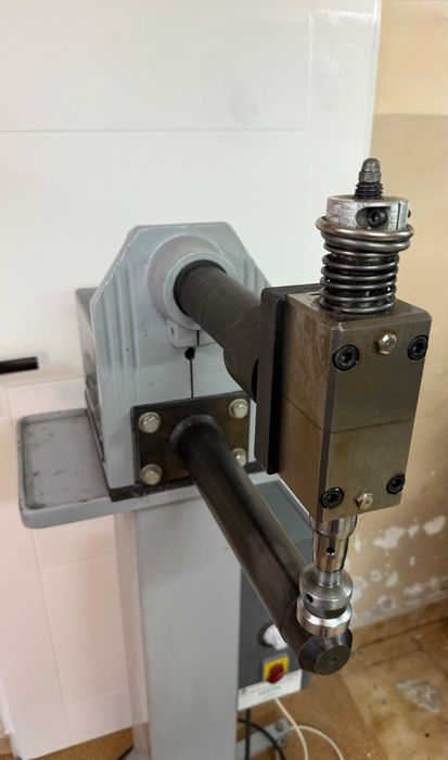 Oklepywarka poklepywarka szwów