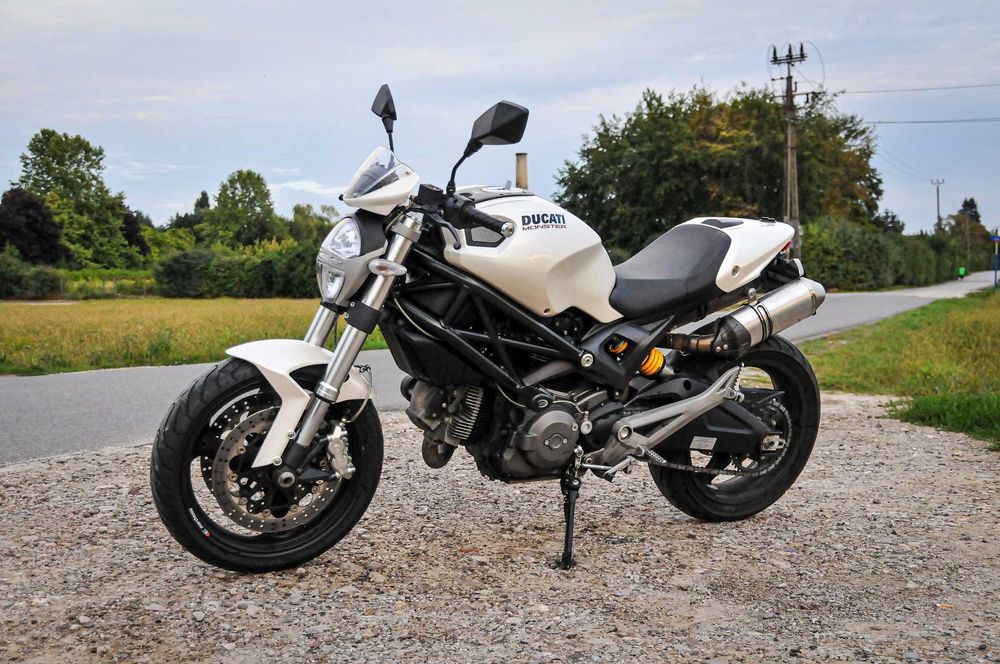 Ducati Monster 696 salon PL