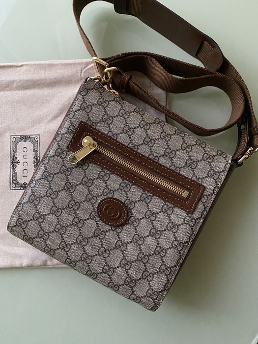 Gucci Legit GG Supreme Messenger Bag