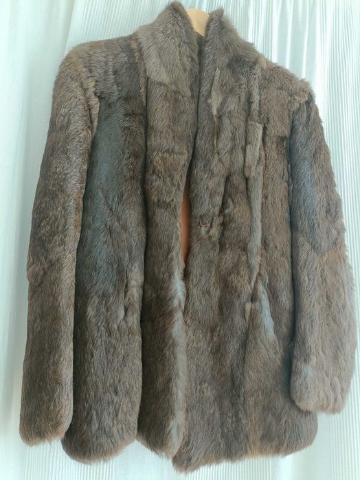 Casaco em pele verdadeira em bom estado