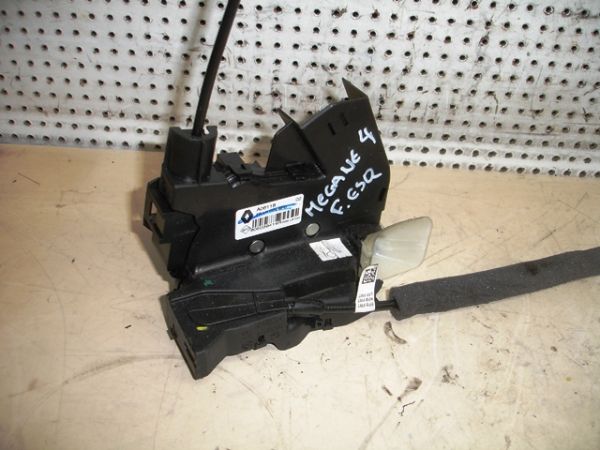 Fechadura / fecho porta frente esquerdo RENAULT Megane IV (B9A/M_)