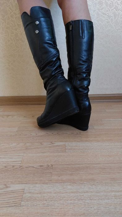 Продам зимние сапоги кожанные