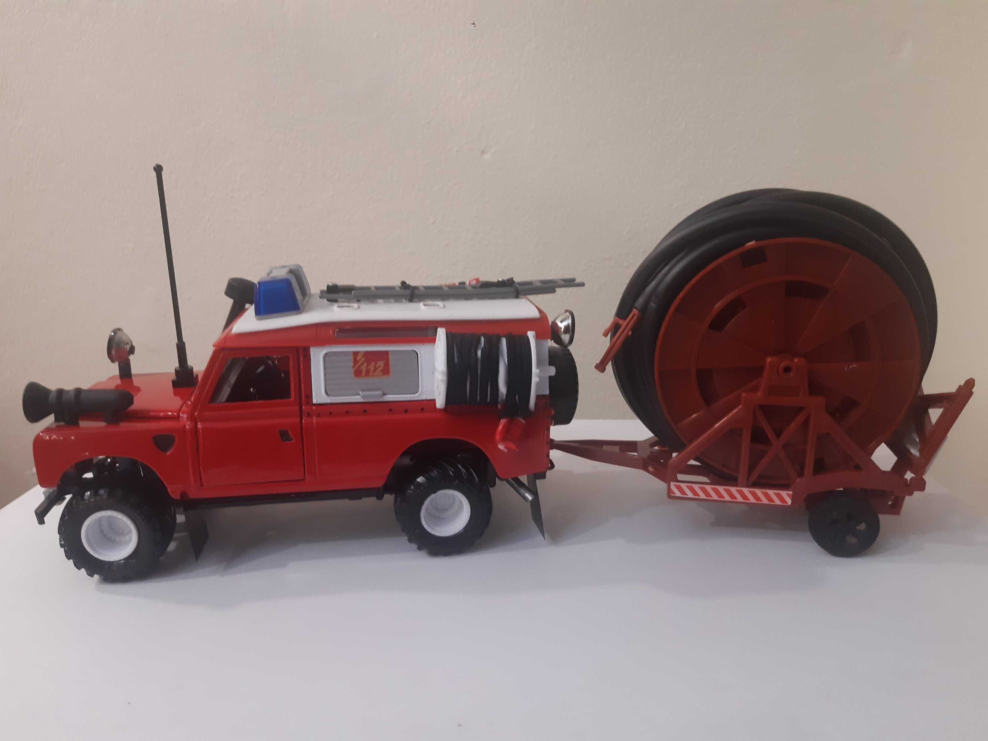 1/24 Land Rover bombeiros