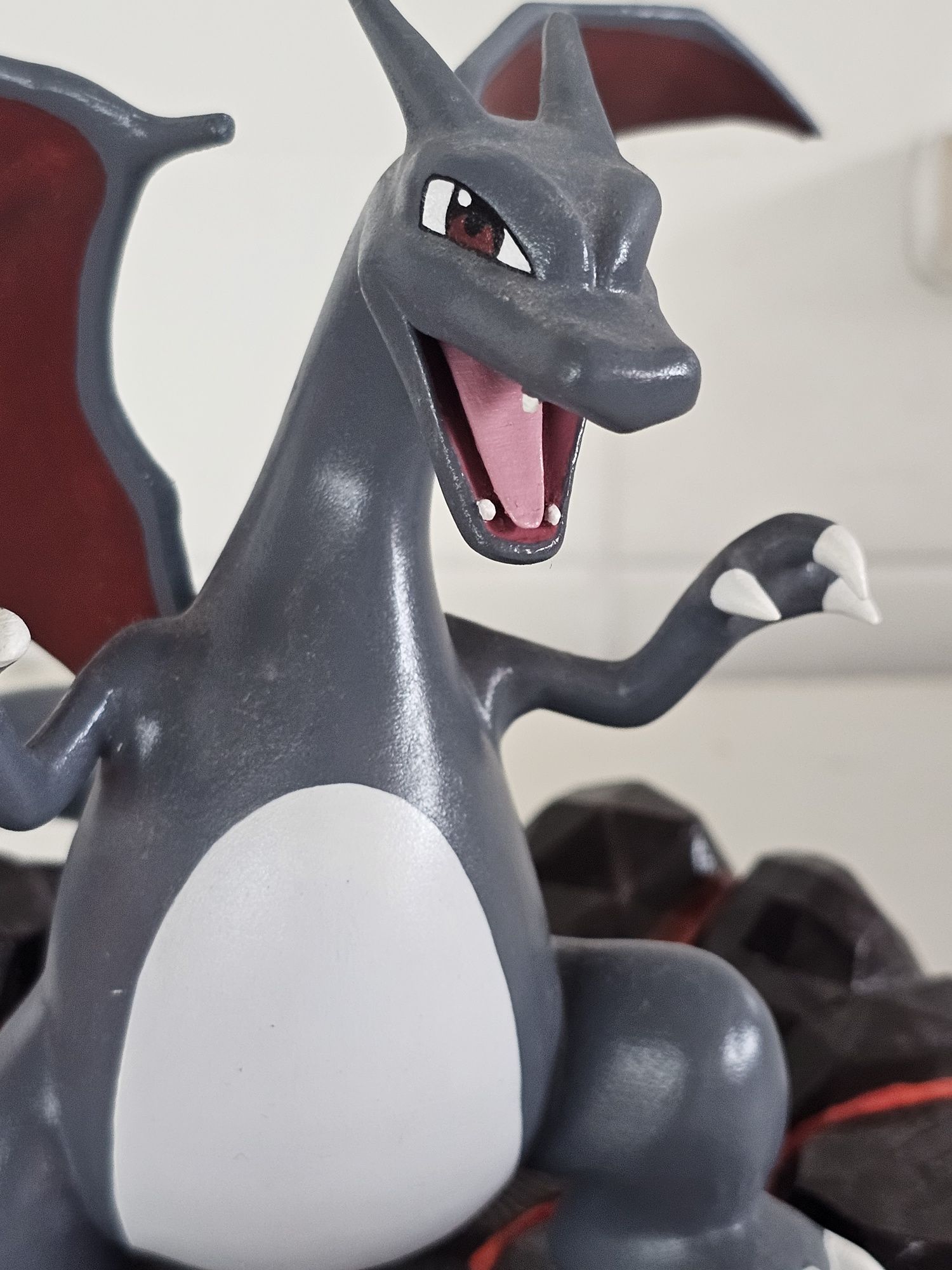 Charizard estátua