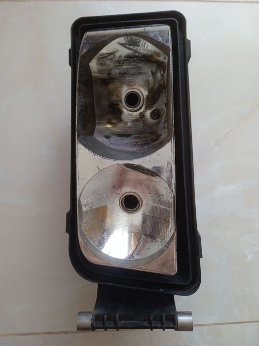 корпус  фари та корпус бордюрного дзеркала МАН