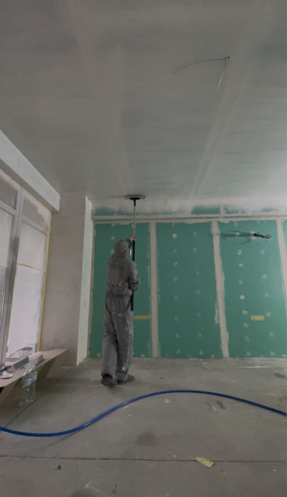 Покраска стен, шпаклевка стен, малярные работи, маляр, поклейка обоев.