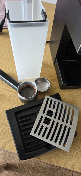 Продам рожков кофемашину Saeco Poemia