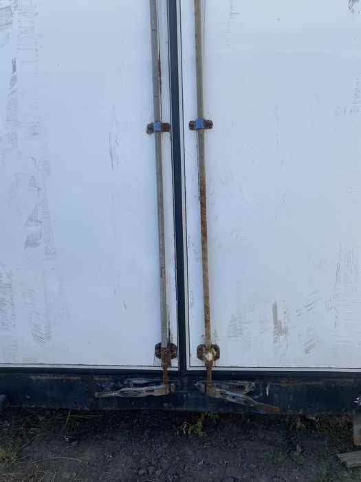 Металевий напівпричіп/кузов, вантажний контейнер, склад фургон