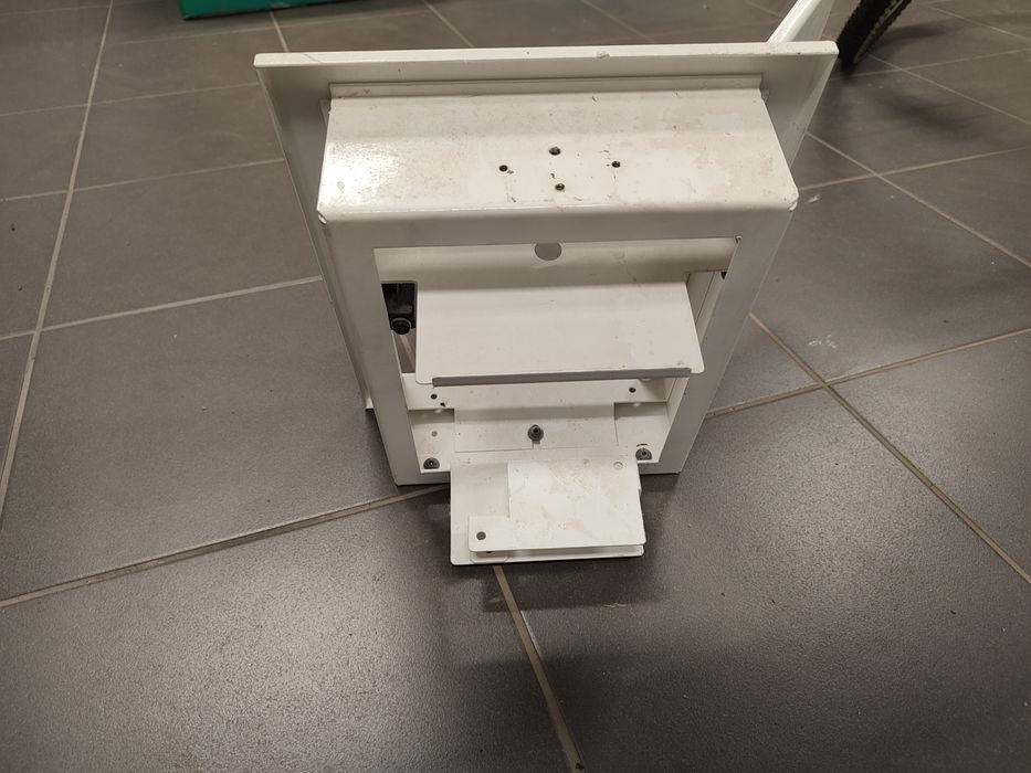 Drzwiczki rewizyjne metalowe