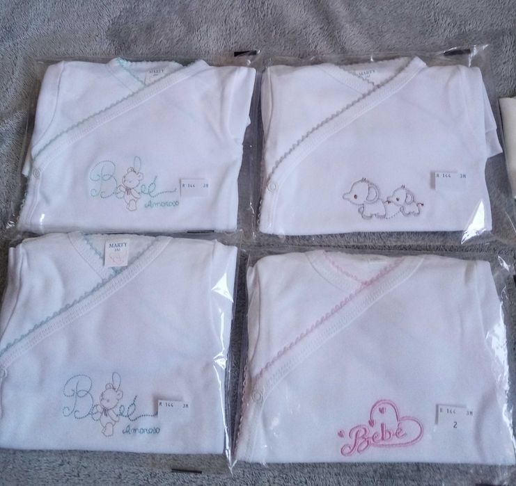 Bodys e calcinhas interiores de bebê