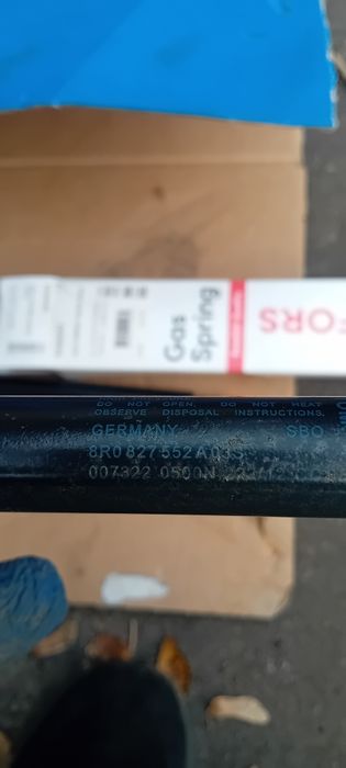 Амортизаьори багажника  AUDI Q5 SQ5