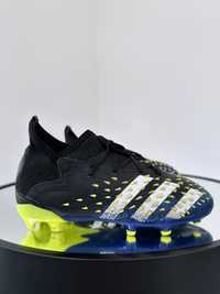 Мощные суперпопулярные бутсы с чулком Adidas Predator Freak