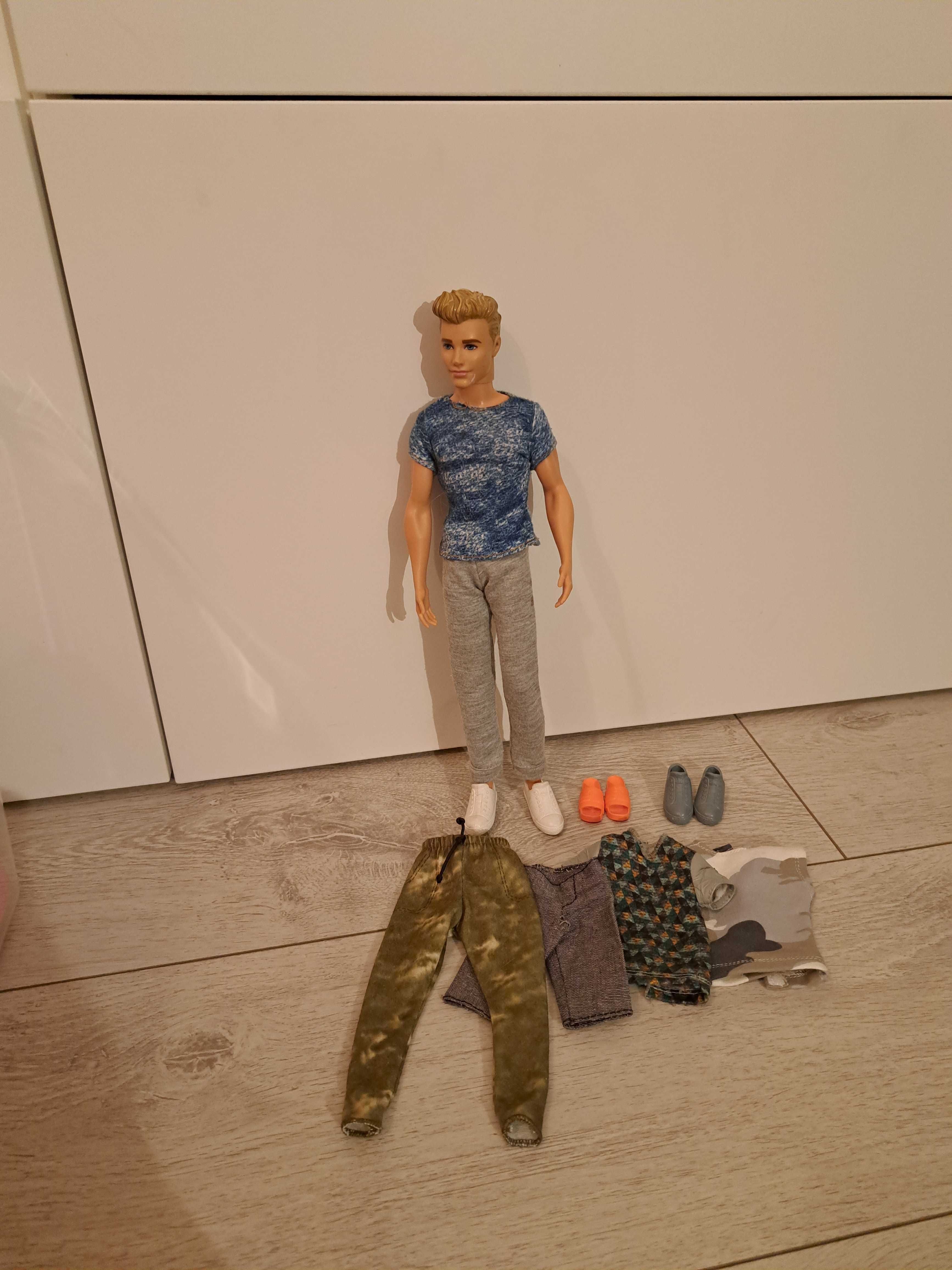 Lalka Ken z ubrankami i butami
