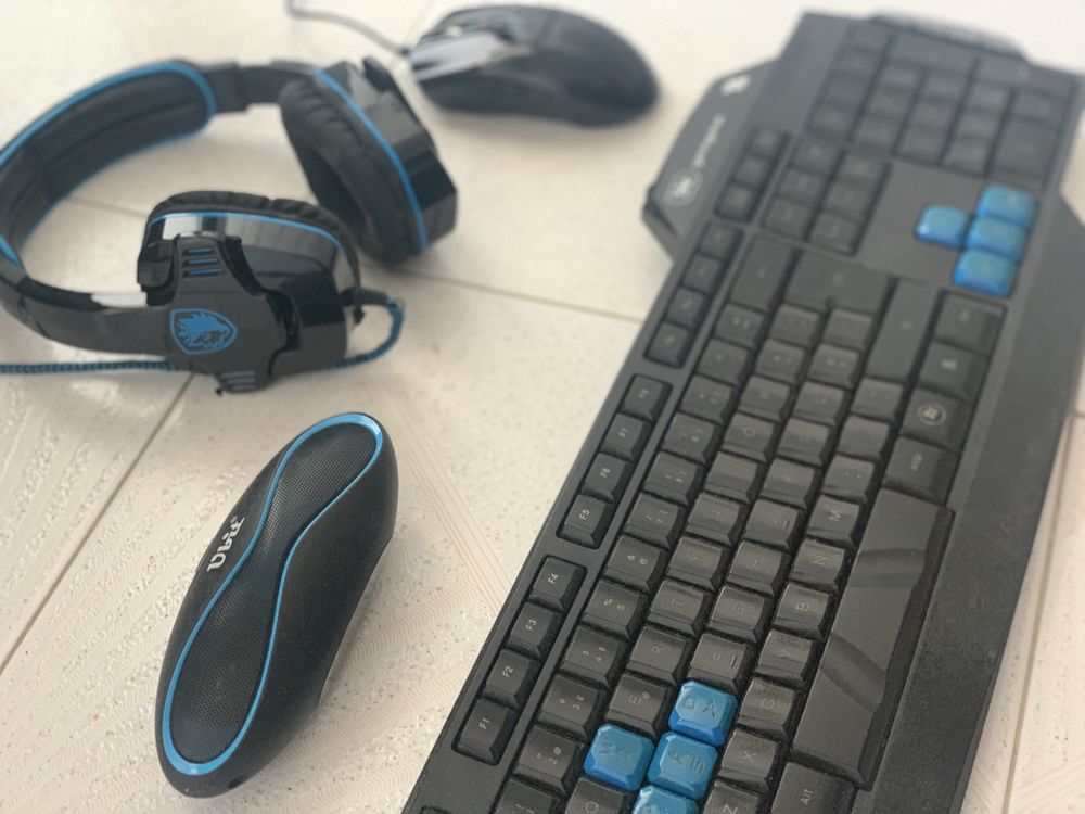 Pack Gaming:  Auscultadores + Teclado + Rato