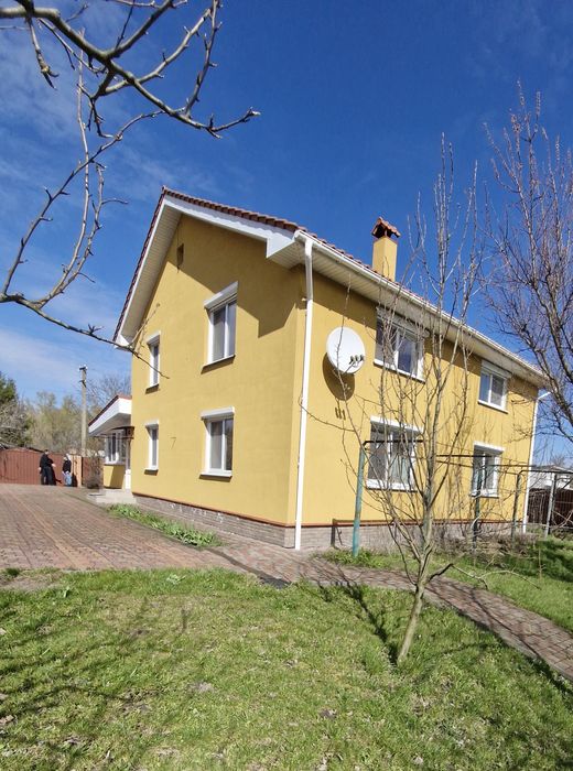 Продаж будинку 214  кв. метрів в 40 км від Києва.