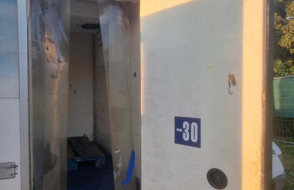 Mercedes chłodnia Thermo King 3 komory uszkodzony silnik