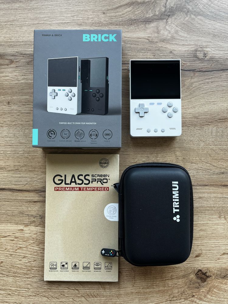 Trimui Brick + 64GB, etui, szkło, org. pudełko i akcesoria