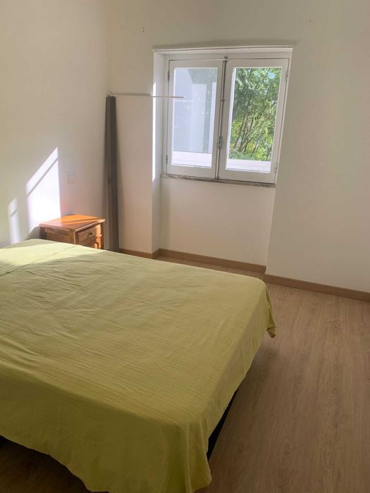 Alugo 3 quartos > Vila Chã - Barreiro