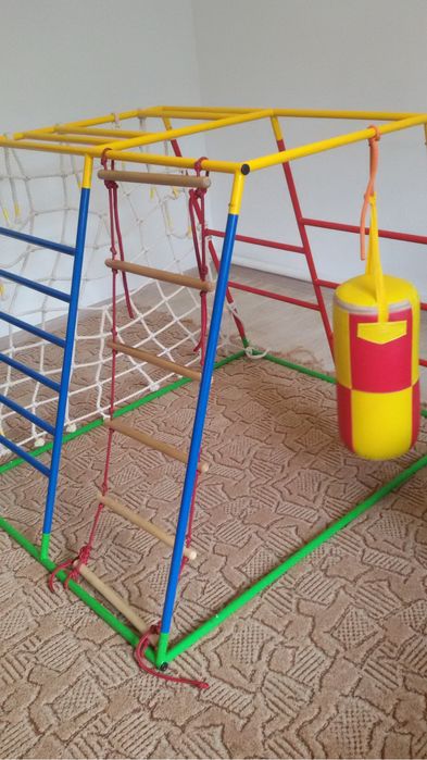 Спортивний комплекс / шведська стінка