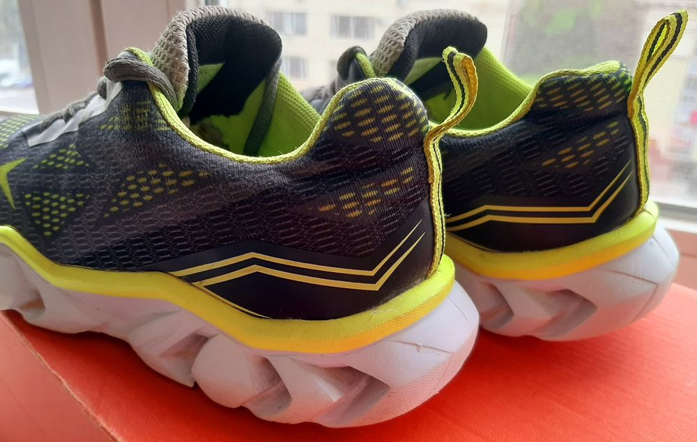 Кроссовки slazenger p33 (20,5 см)
,оригинал