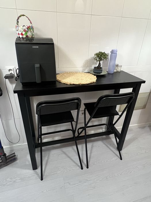 Mesa Alta + 2 Cadeiras altas