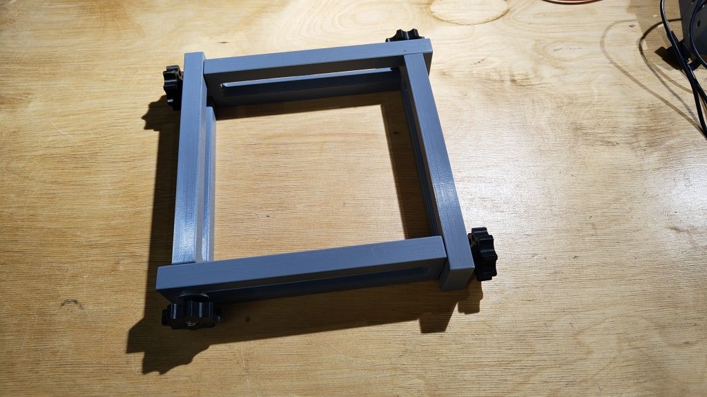 Stabilizator do zgrzewania ogniw 9x9szt  Druk 3D