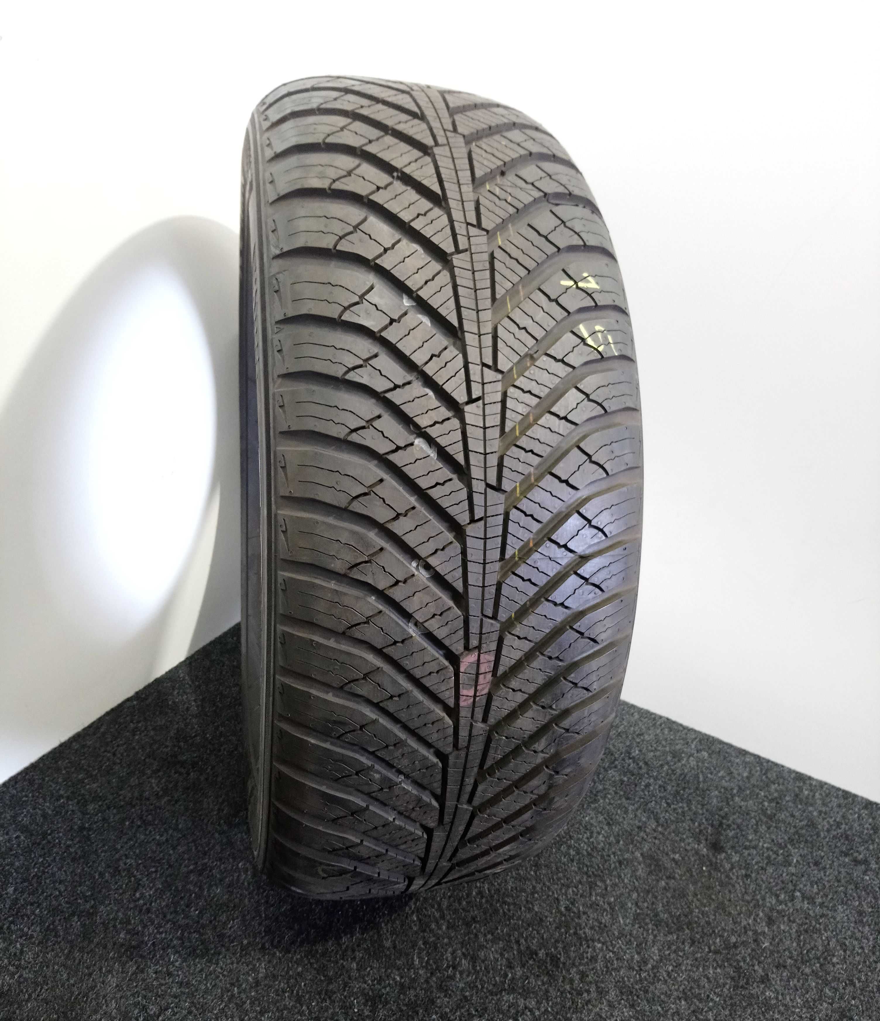 265/60R18 Kumho Solus HA31 // NOWA