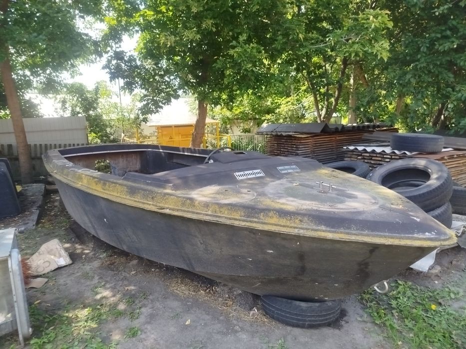 Катер човен лодка склопластик стеклопластик Борей 5.5м