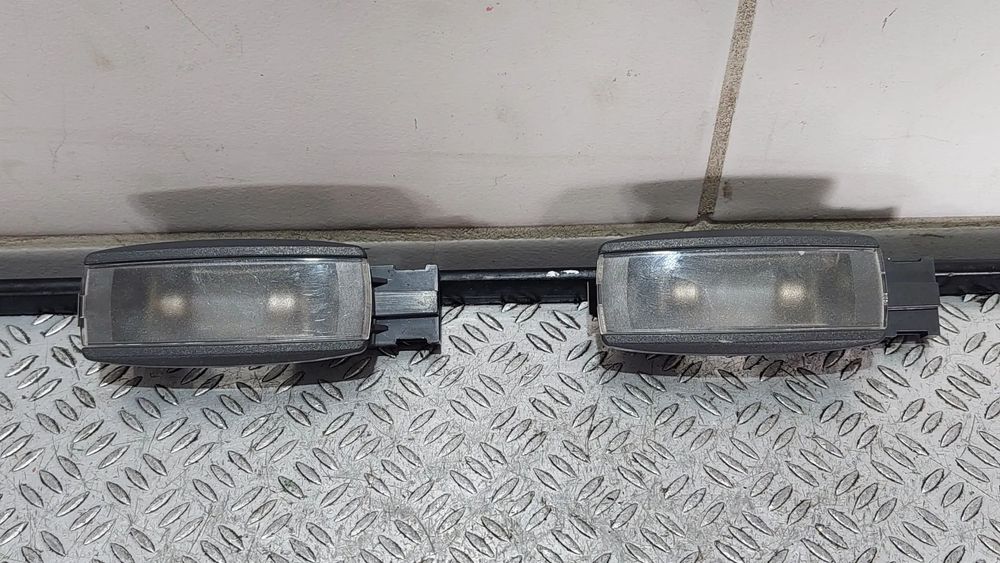 LAMPKA OŚWIETLENIE WNĘTRZA KABINY VW NR 1K0947109 CENA ZA SZTUKĘ