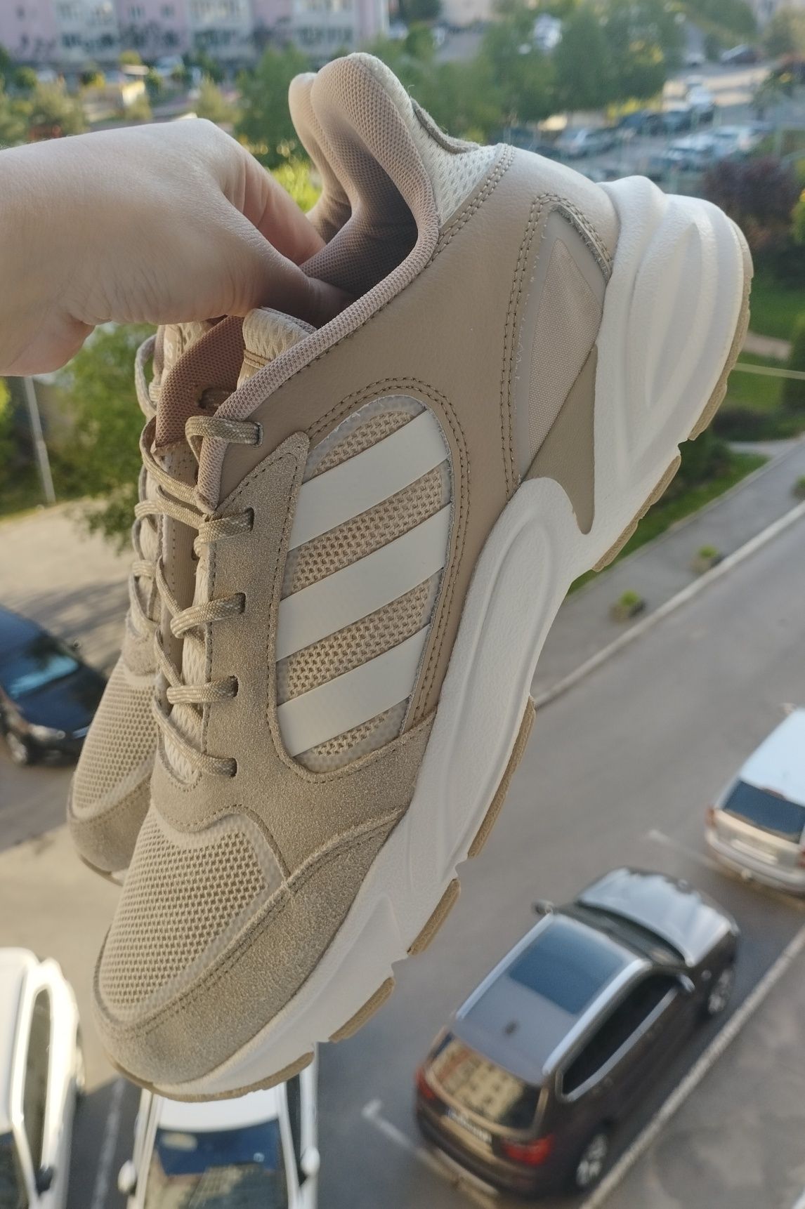 Кросівки Adidas 90S Valasion
