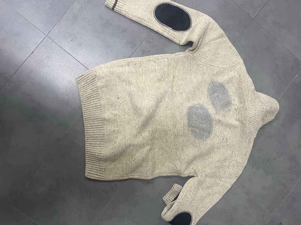 Sweter meski Reserved L-wady plamy od łat