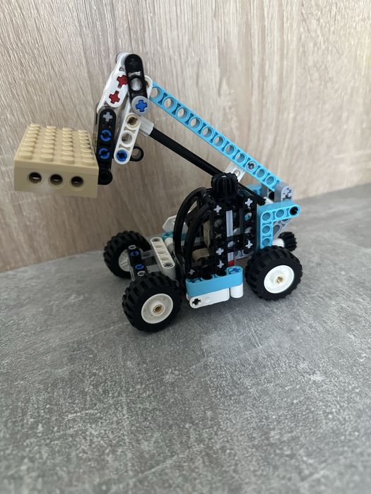 Lego Телескопічний навантажувач 42133 оригінал 2в1