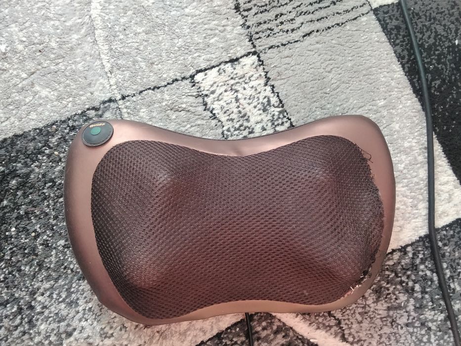 Масажна подушка в автомобіль