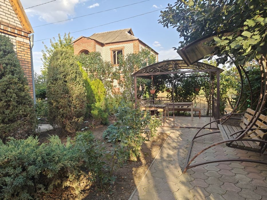 Продам будинок в м. Апостолове