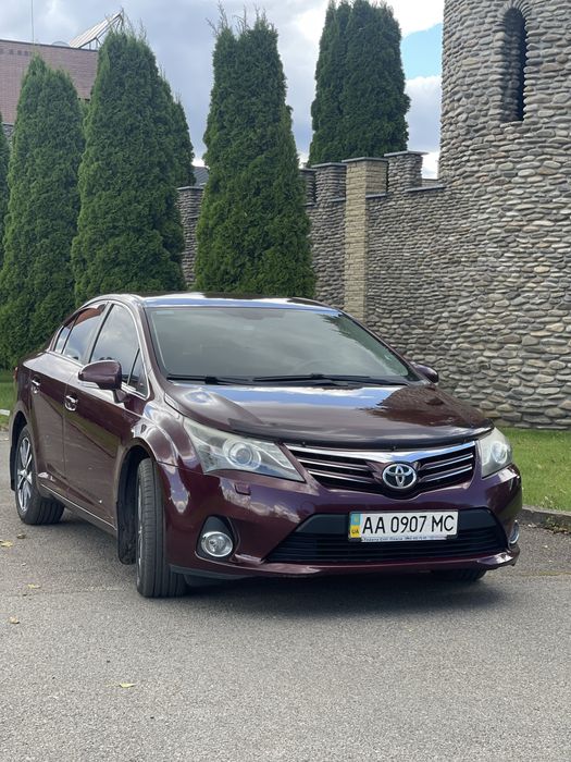 Toyota Avensis 2012