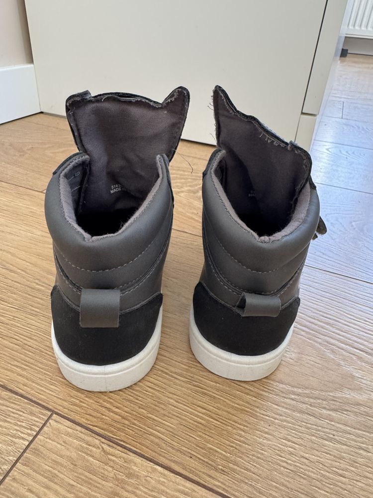 Nowe buty na rzepy Batman rozm. 32