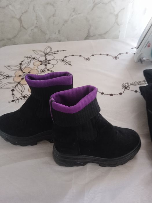 Продам женские ботинки осенние