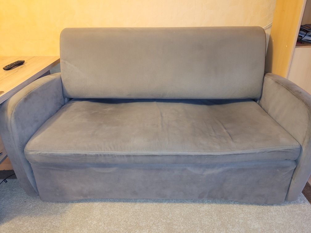 Sofa rozsuwana z pojemnikiem