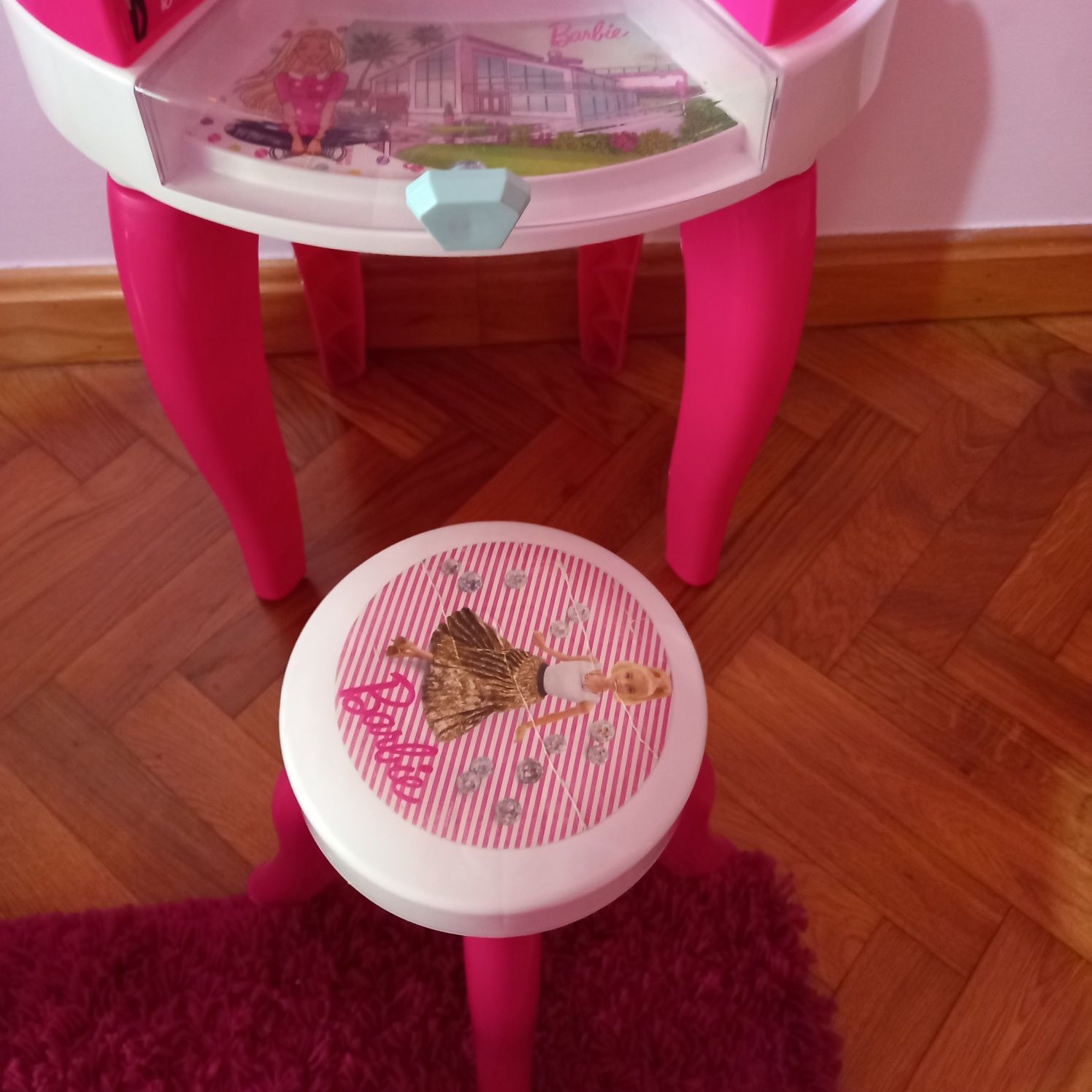 Trocado da barbie com luzes e música