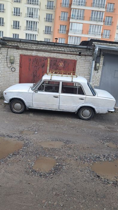 Vaz 2101 avto 1977r v. Na hody