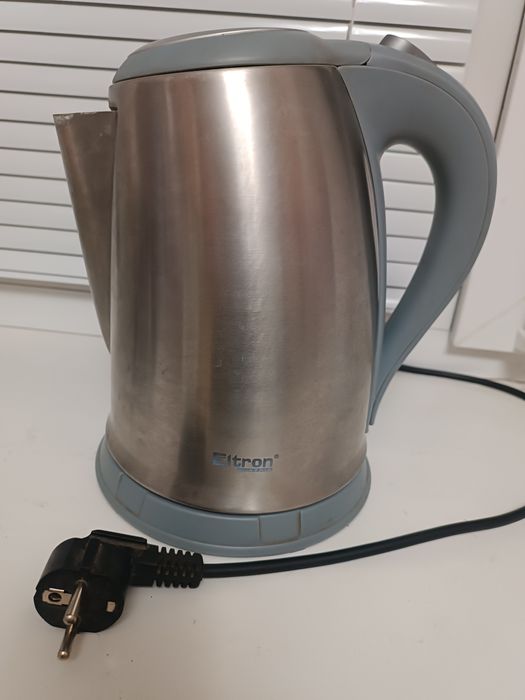 Чайник електричний з нержавіючої сталі