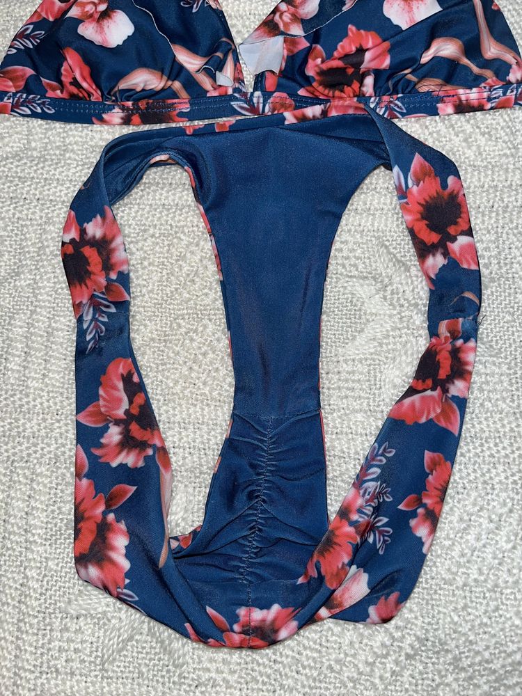 Bikini floral estampado brasileiro tamanho M como novo