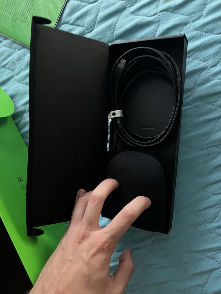 Razer Seiren Elite – Microfone USB Profissional (como novo)